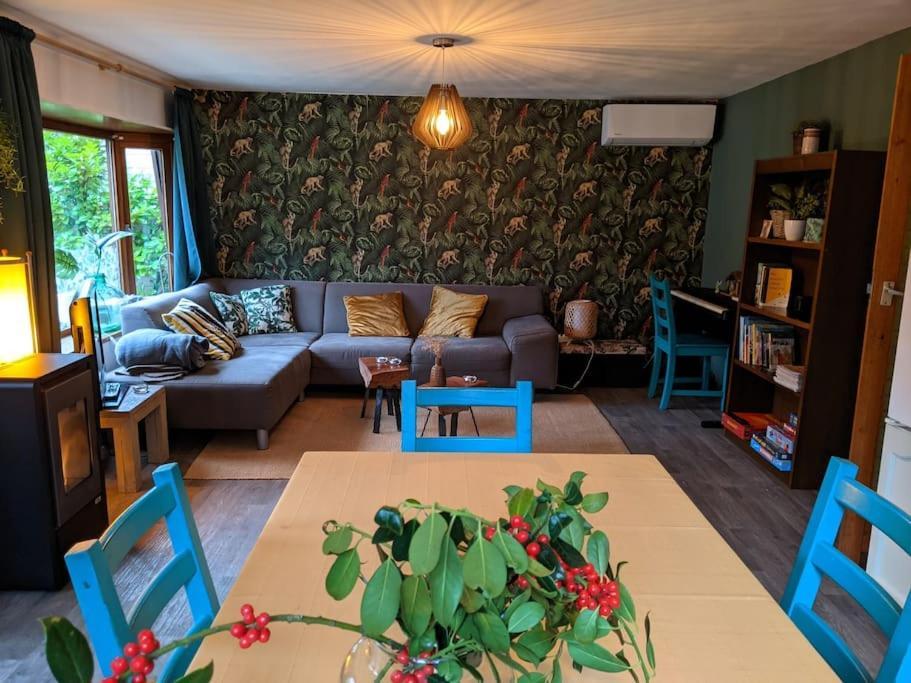 Sfeervol Chaletje In Een Rustige Bosrijke Omgeving Diessen Luaran gambar